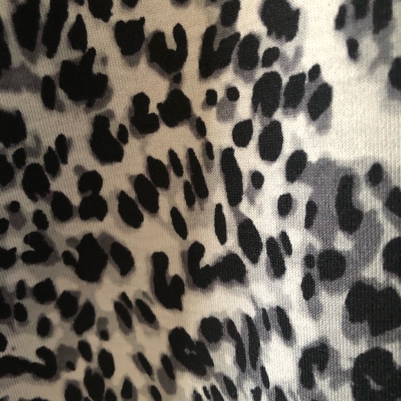 Lularoe Lynnae size L cheetah print top - Picture 4 of 4
